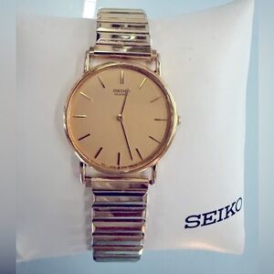 Seiko Quartz Gold Tone Classic Watch 33mm Model 5Y30-7009 Unisex